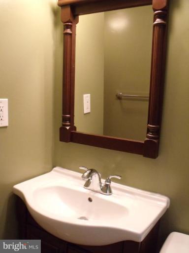 7766 Burnside Road Hyattsville, MD 20785 - Photo 12 of 12 Bath #3