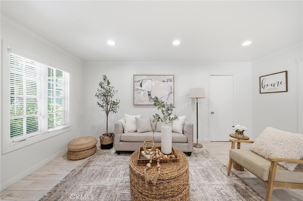 185 Streamwood Irvine, CA 92620 - Photo 3 of 29