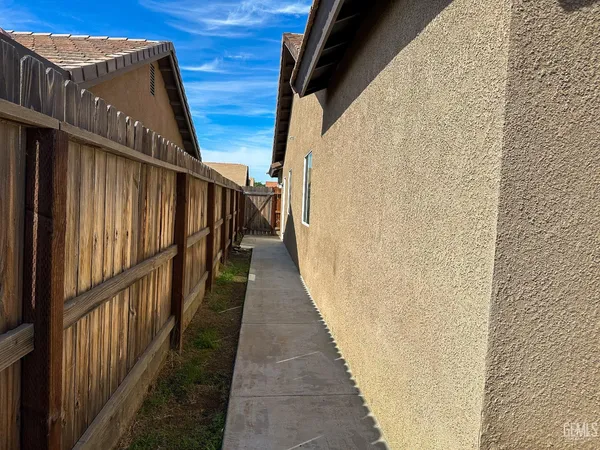 $405,000 | Undisclosed Address, Delano, CA 93215