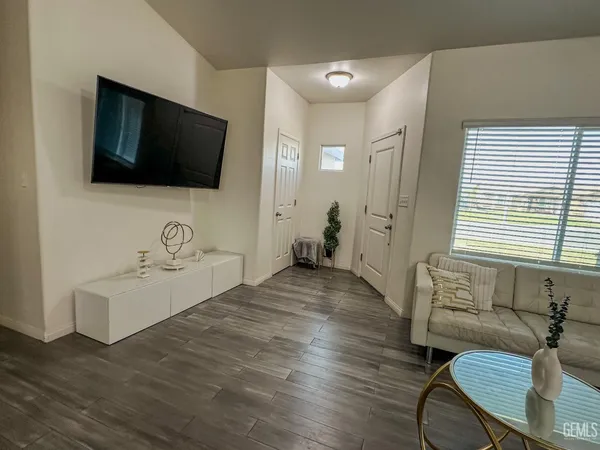 $405,000 | Undisclosed Address, Delano, CA 93215