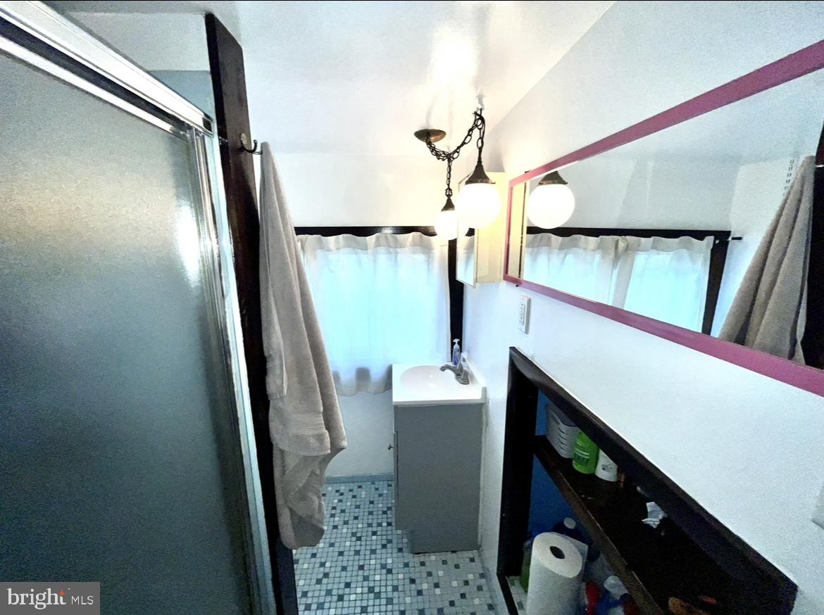 33 South Madison Avenue Upper Darby, PA 19082 - Photo 22 of 39