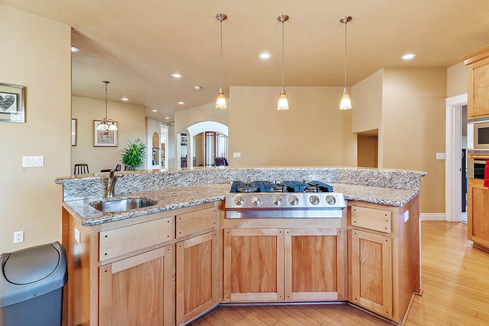 1306 Poppy Ridge Drive Eagle Point, OR 97524 - Photo 5 of 32 5