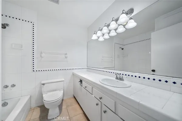 $1,500,000 | 16090 Tortola Circle, Huntington Beach, CA 92649