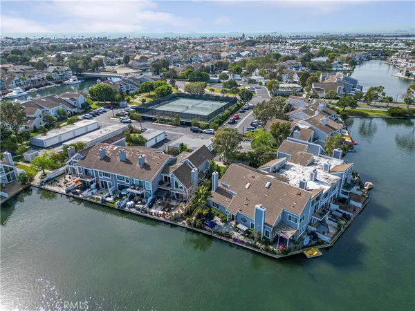 $1,500,000 | 16090 Tortola Circle, Huntington Beach, CA 92649