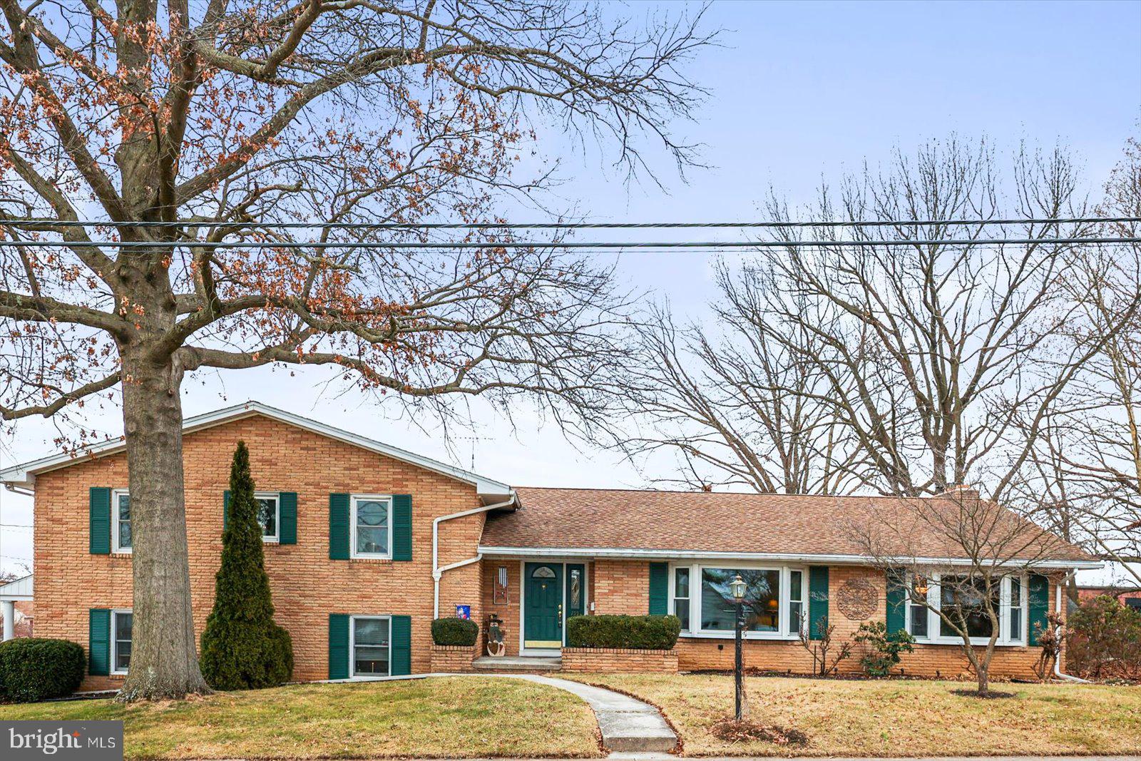 155 George Street Hanover, PA 17331 - Photo 3 of 52