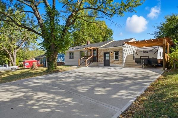 7835 Donnelly Avenue Kansas City, MO 64138 - Photo 1 of 37