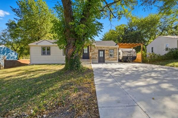 7835 Donnelly Avenue Kansas City, MO 64138 - Photo 2 of 37