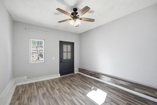 7835 Donnelly Avenue Kansas City, MO 64138 - Photo 21 of 37