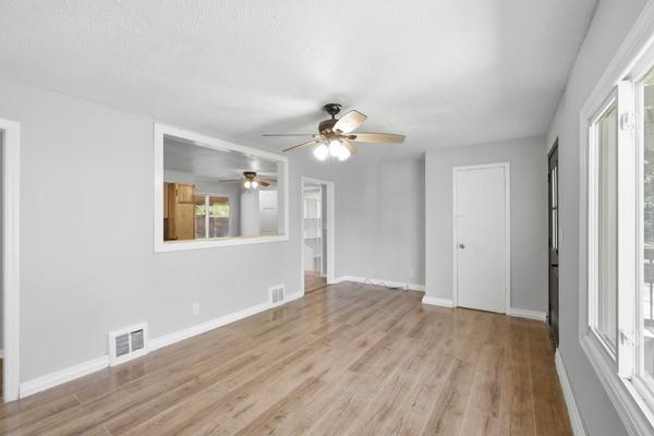 7835 Donnelly Avenue Kansas City, MO 64138 - Photo 9 of 37