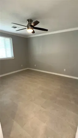 $2,300 | 212 Stratmore Drive, Friendswood, TX 77546