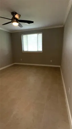 $2,300 | 212 Stratmore Drive, Friendswood, TX 77546