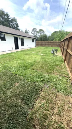 $2,300 | 212 Stratmore Drive, Friendswood, TX 77546