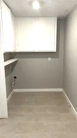 $2,300 | 212 Stratmore Drive, Friendswood, TX 77546