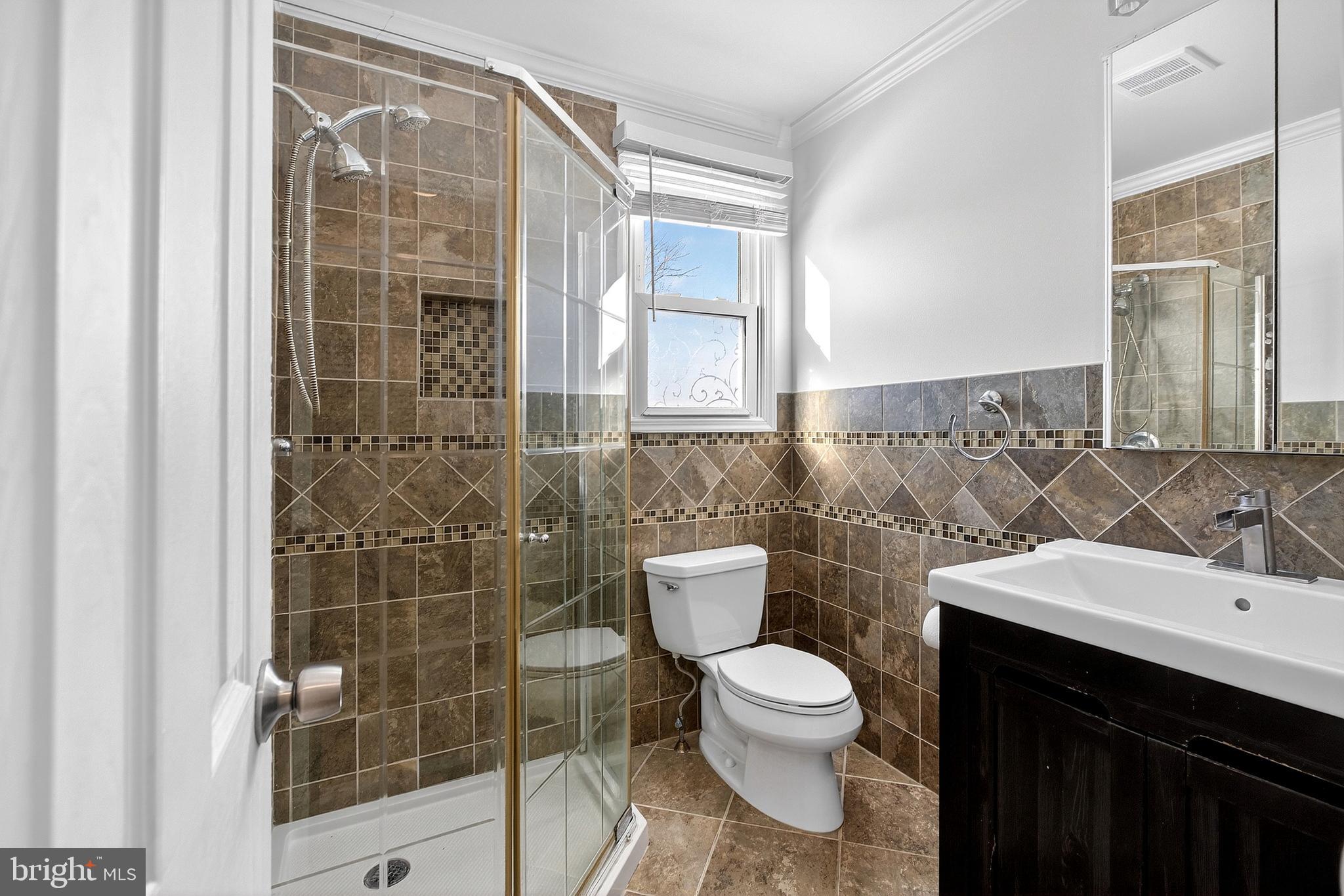 12 Colgate Drive Cherry Hill, NJ 08034 - Photo 19 of 40 Primary Bathroom