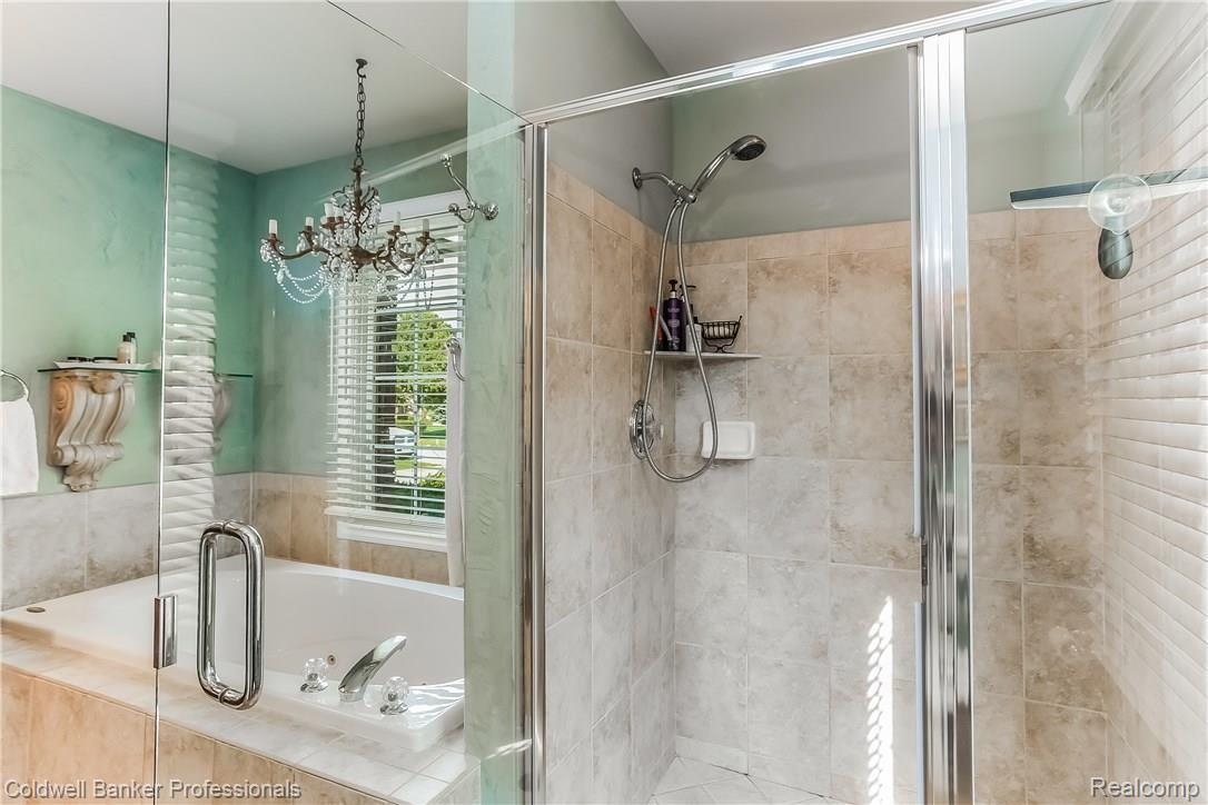 3445 Cascade Circle Rochester, MI 48307 - Photo 25 of 61 025-Master_Bathroom-3194169-large.jpg