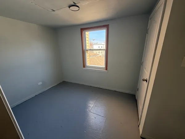 $1,600 | 411 North Hamlin Avenue, Unit 2, Chicago, IL 60624