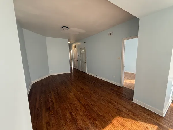 $1,600 | 411 North Hamlin Avenue, Unit 2, Chicago, IL 60624