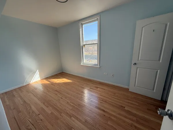 $1,600 | 411 North Hamlin Avenue, Unit 2, Chicago, IL 60624