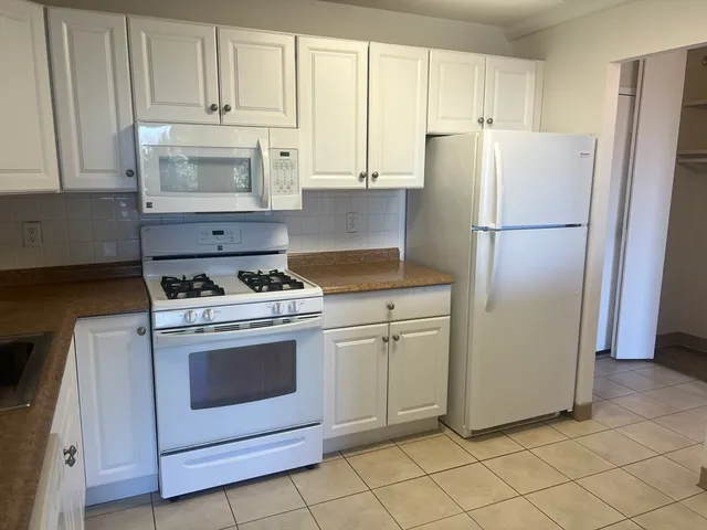 $2,300 | 1 Pond Street, Unit 4D, Winthrop, MA 02152