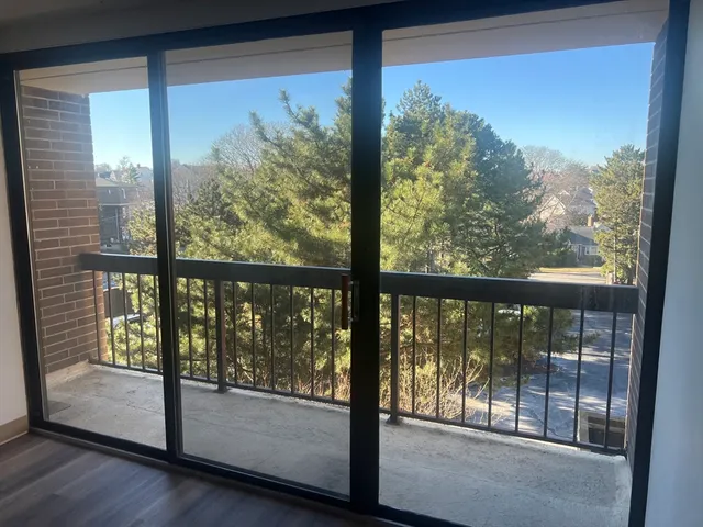 $2,300 | 1 Pond Street, Unit 4D, Winthrop, MA 02152