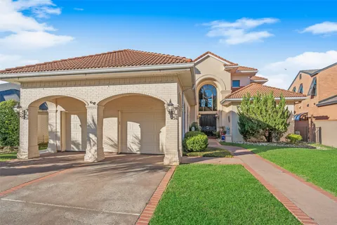 $1,650,000 | 3806 Walden Estates Drive, Montgomery, TX 77356