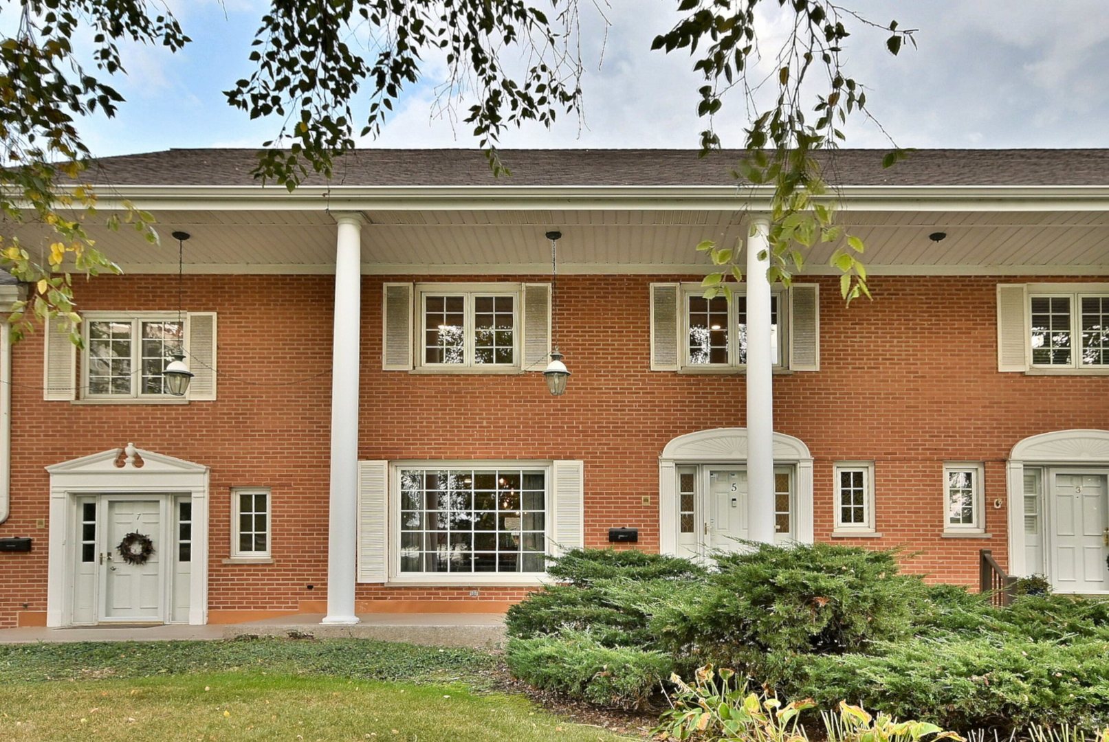 5 North Tower Road Oak Brook, IL 60523 - Photo 3 of 52 Gallery Image 3