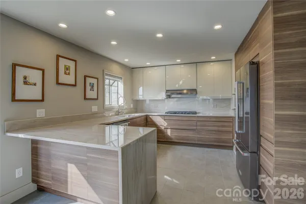 $450,000 | 204 Fleetwood Plaza, Hendersonville, NC 28739