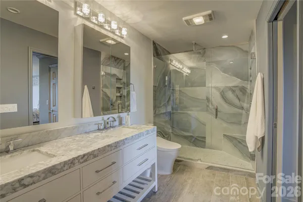 $475,000 | 204 Fleetwood Plaza, Hendersonville, NC 28739