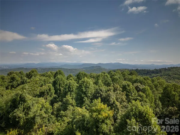 $475,000 | 204 Fleetwood Plaza, Hendersonville, NC 28739