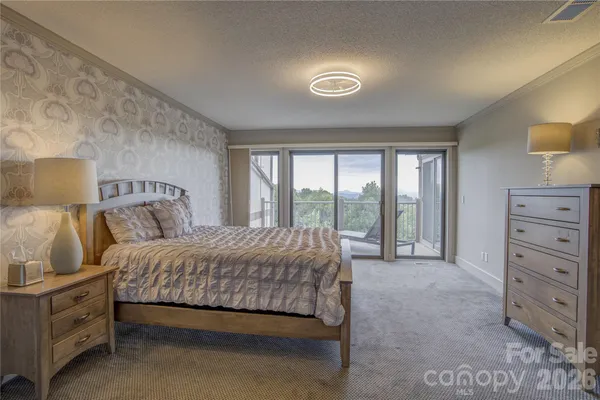 $475,000 | 204 Fleetwood Plaza, Hendersonville, NC 28739