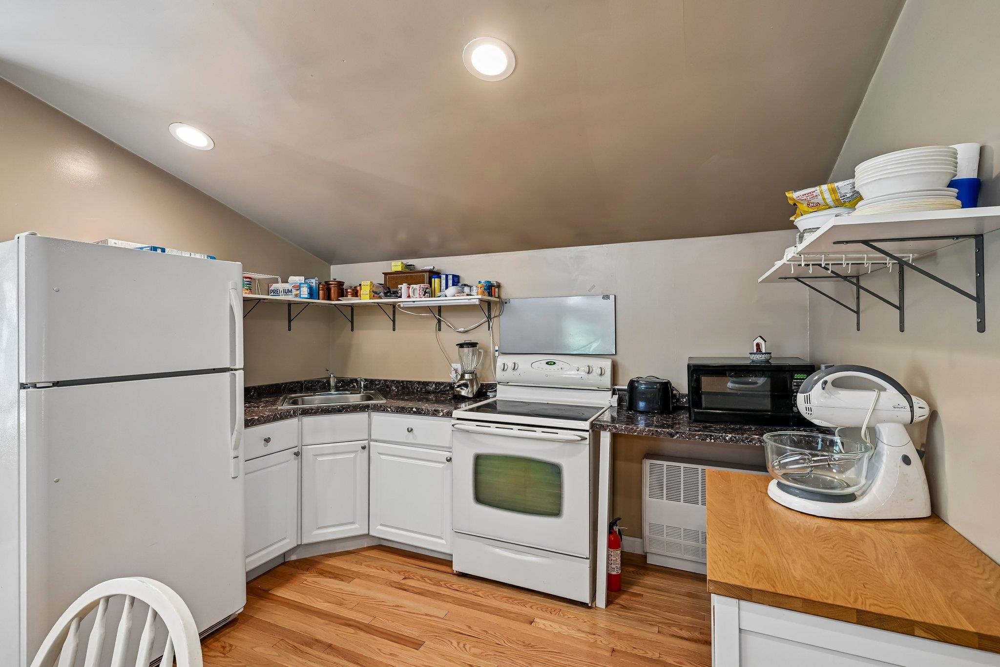 76 Holts Point Road Hampstead, NH 03841 - Photo 34 of 56