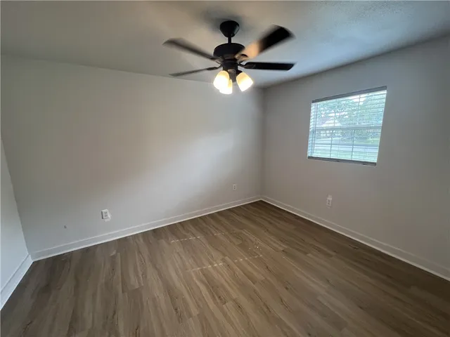 $1,000 | 803 McAlpine Street, Navasota, TX 77868