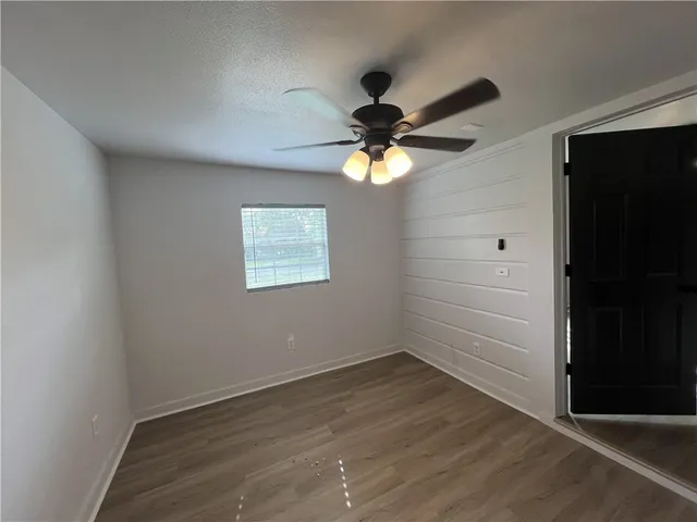 $1,000 | 803 McAlpine Street, Navasota, TX 77868