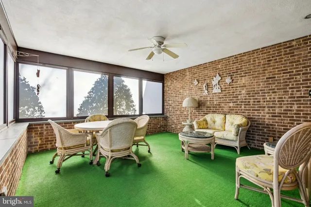 $1,100,000 | 2 Oriole Way, Moorestown, NJ 08057