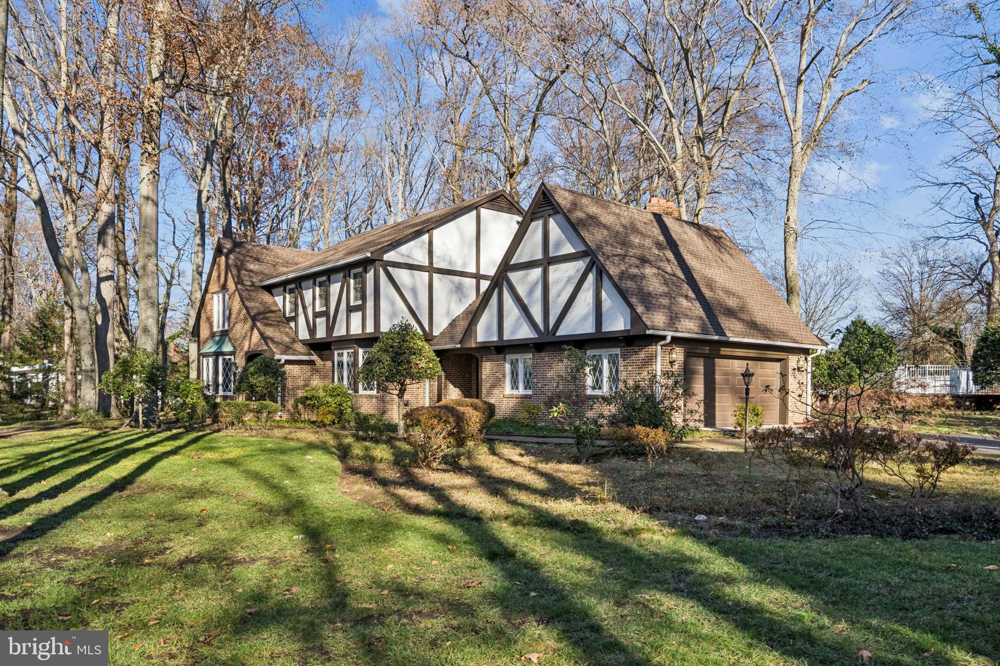 2 Oriole Way Moorestown, NJ 08057 - Photo 2 of 28 a backyard of a house with lots of green space