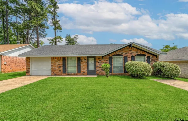 $159,000 | 636 North Wildrose Street, Lone Star, TX 75668