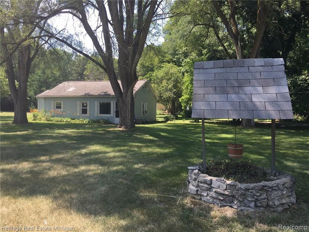 7995 Coyle Road Whitmore Lake, MI 48189 - Photo 4 of 10 single family ranch home