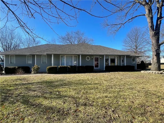 $445,000 | 1304 South Jefferson Street, Kearney, MO 64060