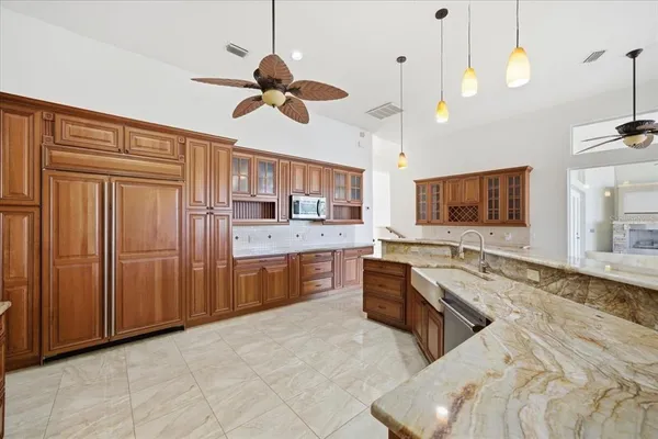 $1,550,000 | 18634 Avenue Capri, Lutz, FL 33558