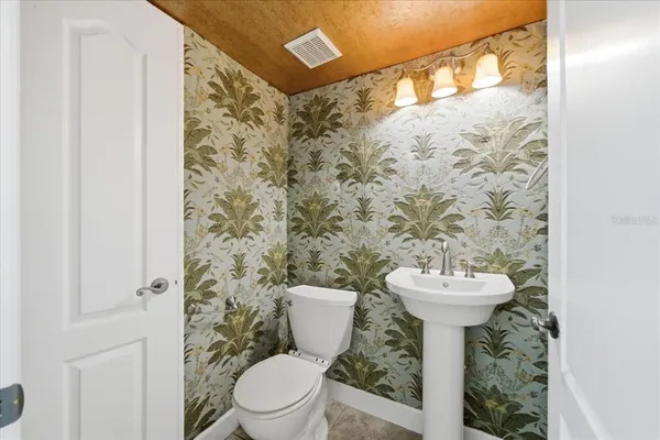 $1,550,000 | 18634 Avenue Capri, Lutz, FL 33558