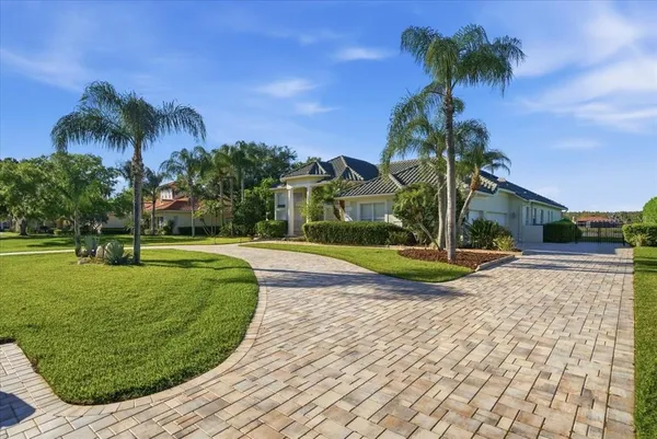 $1,550,000 | 18634 Avenue Capri, Lutz, FL 33558