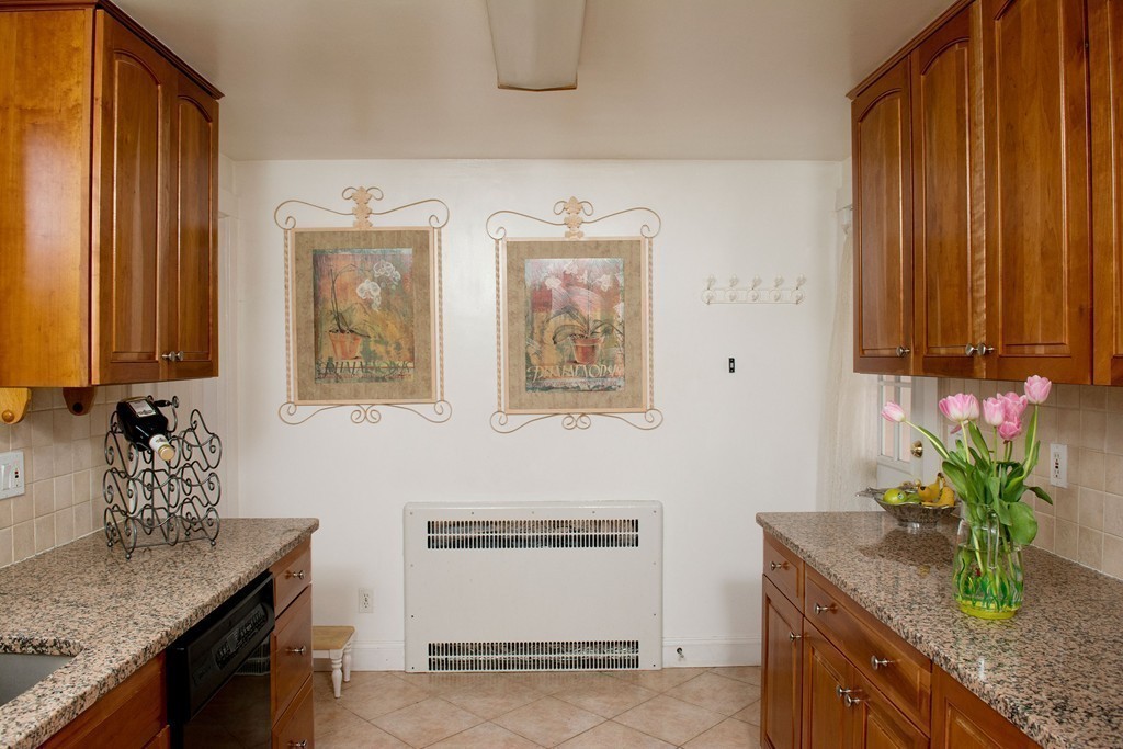 17 Hemlock Road Newton, MA 02464 - Photo 7 of 12 Gallery Image 7