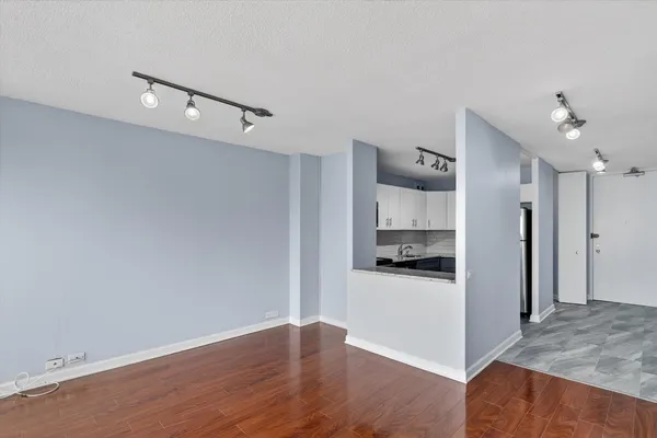 $2,500 | 405 North Wabash Avenue, Unit 3312, Chicago, IL 60611