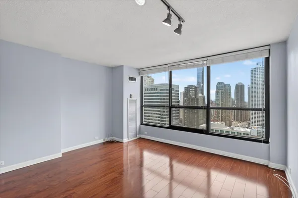 $2,500 | 405 North Wabash Avenue, Unit 3312, Chicago, IL 60611