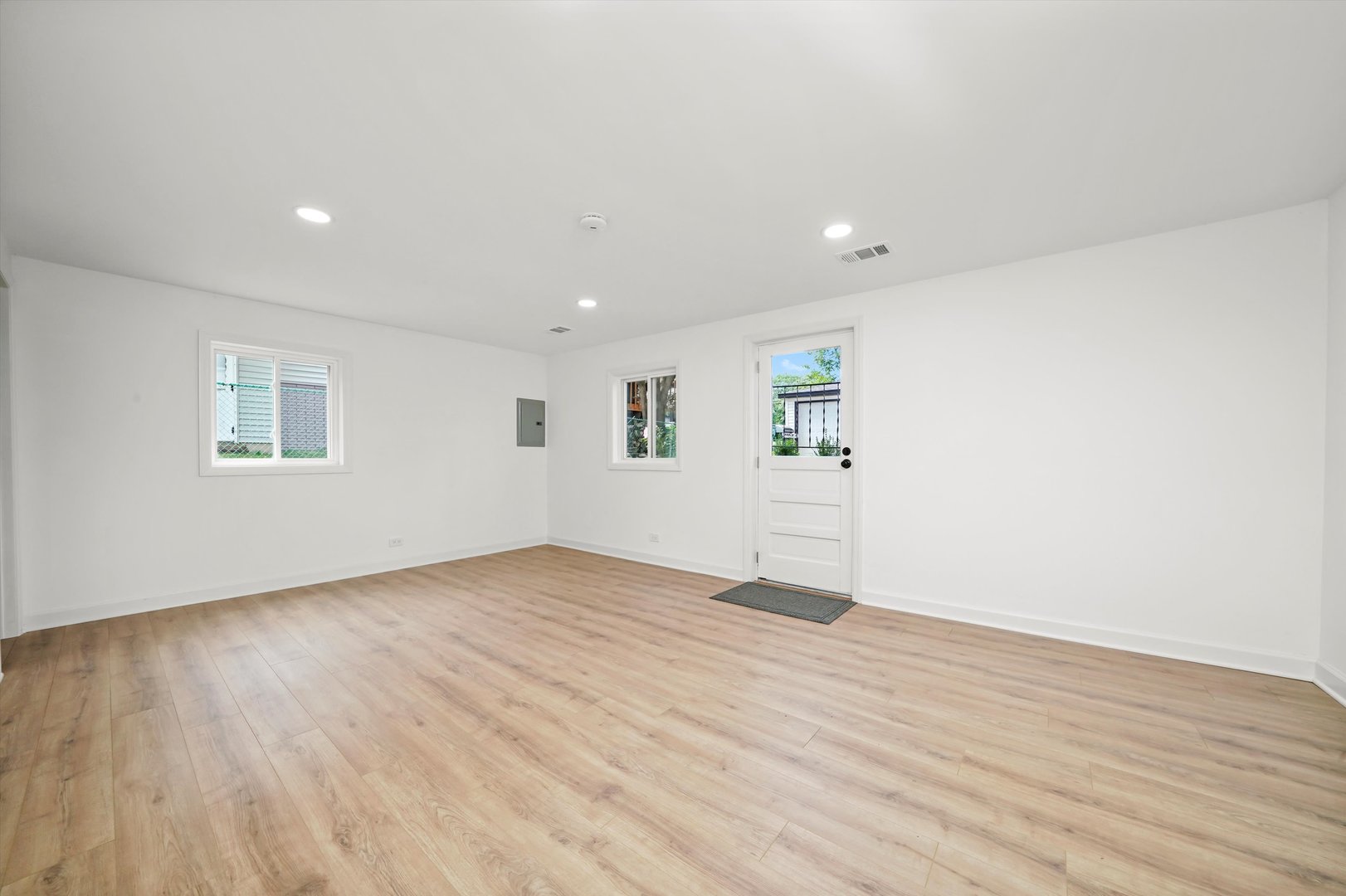 632 White Pine Road Buffalo Grove, IL 60089 - Photo 18 of 27 Gallery Image 18