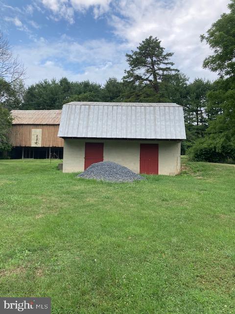 3940 Garfield Road Smithsburg, MD 21783 - Photo 4 of 11 Shed/barb
