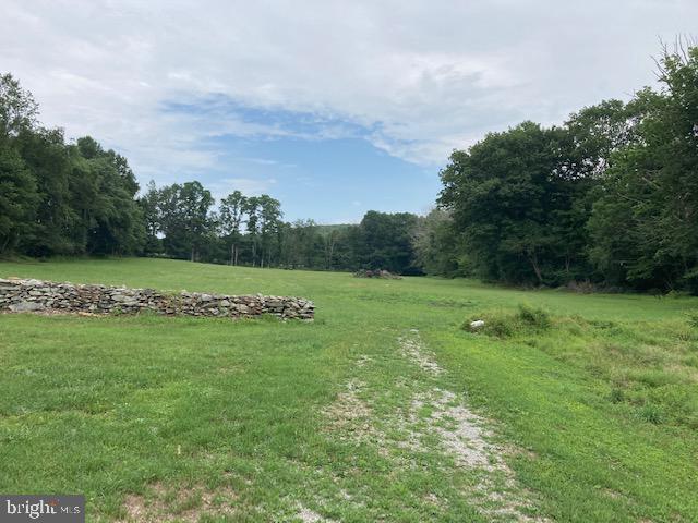 3940 Garfield Road Smithsburg, MD 21783 - Photo 8 of 11 Stone fence