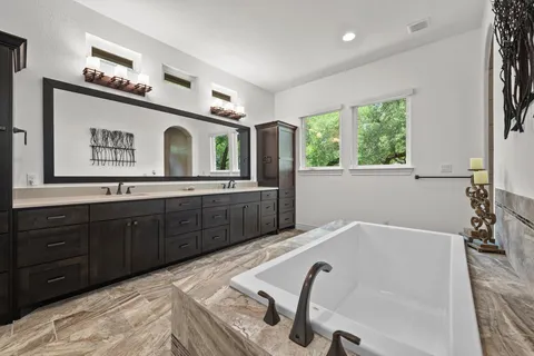 $2,370,000 | 343 Covered Wagon Way, Driftwood, TX 78619