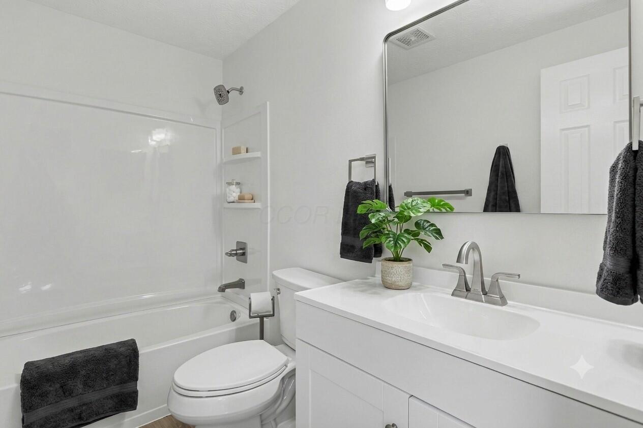 4315 Corner Road Alexandria, OH 43001 - Photo 25 of 39 Bathroom