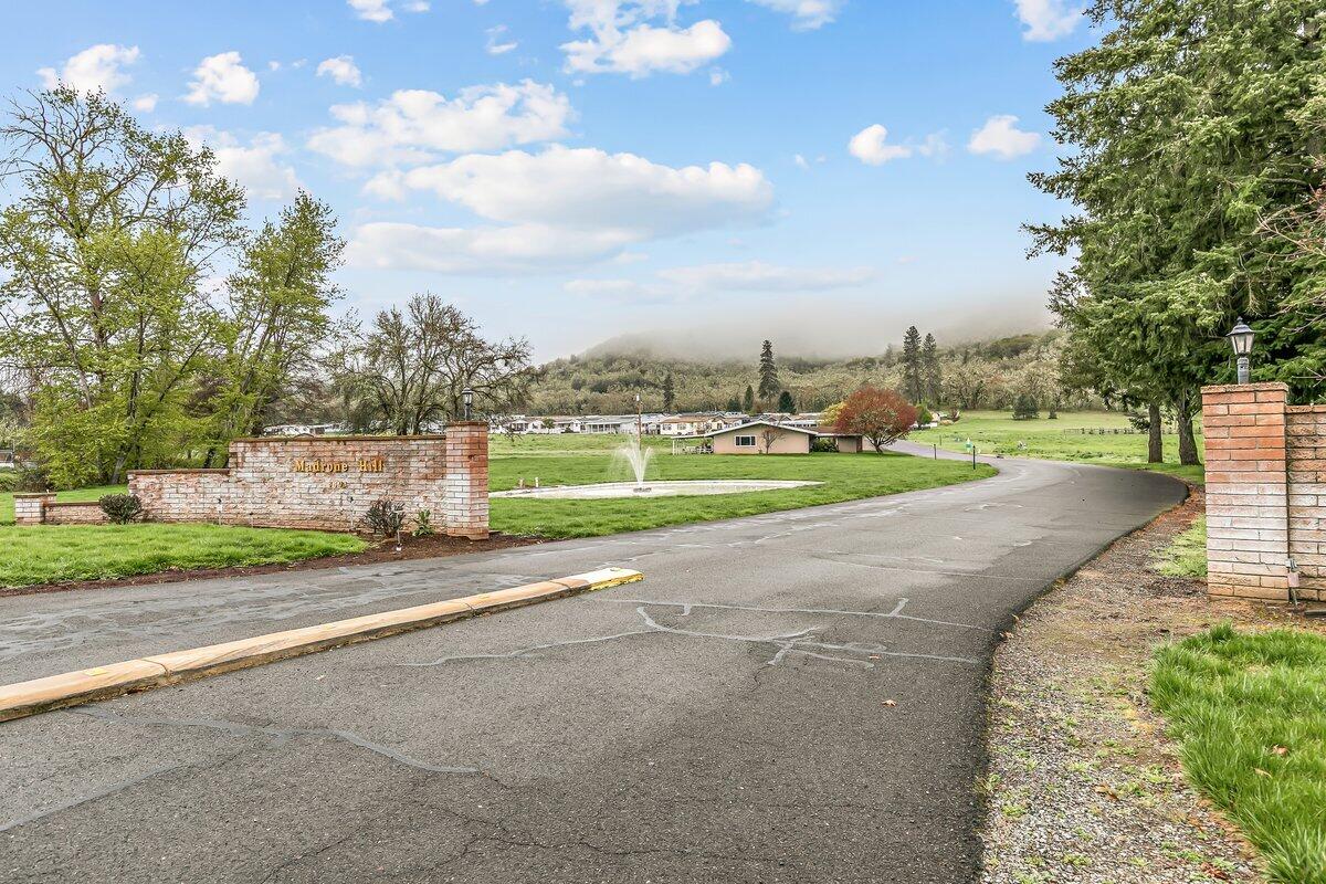 8401 Old Stage Road, Unit 25 Central Point, OR 97502 - Photo 16 of 17 22-2
